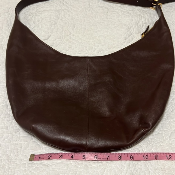 Madewell Essential Curve Shoulder Bag - Picture 2 of 10